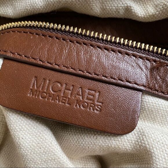 Michael Kors canvas covered leather bucket bag - Picture 10 of 11